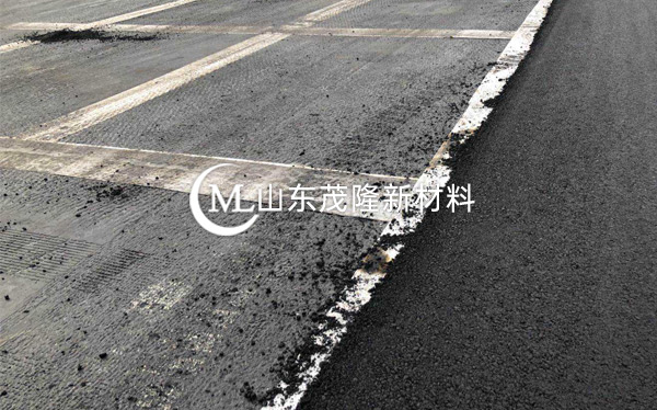 《綿陽科技城項目》土工格柵、防裂貼施工