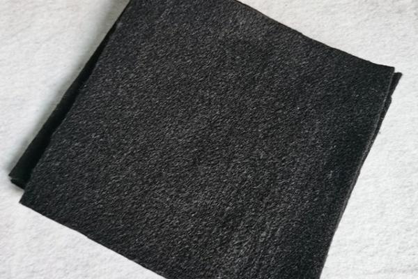 黑色短絲土工布與白色的區別有哪些  第1張
